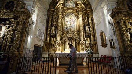 &nbsp; (C'est dans la crypte de cette église, dite des mères Trinitaires à Madrid, que les ossements de Cervantès ont été découverts © REUTERS/Sergio Perez)