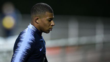 L'international français Kylian Mbappé lors d'un entraînement à Clairefontaine, le 13 novembre 2018. (FRANCK FIFE / AFP)