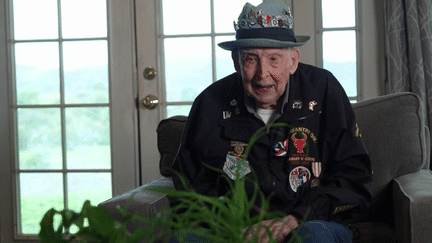 80 ans du Débarquement : "Papa Jake", un vétéran américain de retour à Omaha Beach (France 2)