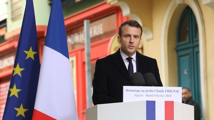 Le président de la République Emmanuel Macron lors de son discours d'hommage au préfet Erignac, à Ajaccio (Corse du Sud), le 6 février 2018. (LUDOVIC MARIN / AFP)