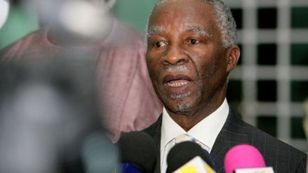 L'ex-chef d'Etat sud-africainThabo Mbeki est arrivé en Côte d'Ivoire pour rencontrer Mrs. Gbagbo et Ouattara. (AFP - Ashraf Shazly)