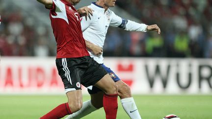 Contre toute attente, l'Albanie de Lorik Cana sera bien présente dans les stades français à l'Euro 2016. (GENT SHKULLAKU / AFP)