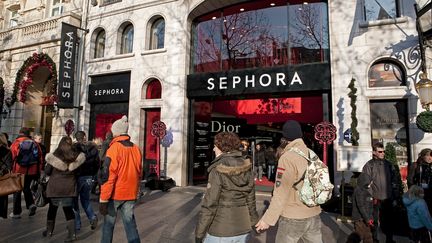 Le magasin Sephora des Champs-Elys&eacute;es, &agrave; Paris, le 12 janvier 2009. (ESCUDERO PATRICK / HEMIS.FR / AFP)