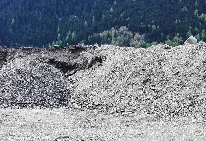 Décharge de roche, près du chantier du tunnel Lyon-Turin (PHILIPPE RELTIEN / RADIOFRANCE)