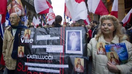 Les manifestants dénonçaient une pièce jugée "blasphématoire" présentée au théâtre de la ville à Paris. (AFP JOEL SAGET)