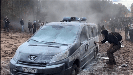 Gironde : La tension monte lors de la manifestation contre la ligne à grande vitesse (Franceinfo)