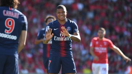 Mbappé offre la victoire au PSG contre Nîmes (PASCAL GUYOT / AFP)