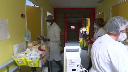 &nbsp;À Dreux, un petit hôpital face à la crise du Covid (Capture d'écran franceinfo)