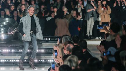 La créatrice Isabel Marant au final du défilé automne-hiver 2020-21 lors de la Paris Fashion Week, le 27 février 2020 (J.M. HAEDRICH/SIPA)