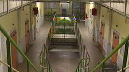 Une coursive de prison (France 3)