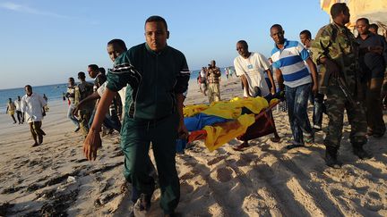 L'attentat contre cet établissement du front de mer de la capitale somalienne jeudi a été revendiquée par les rebelles islamistes.