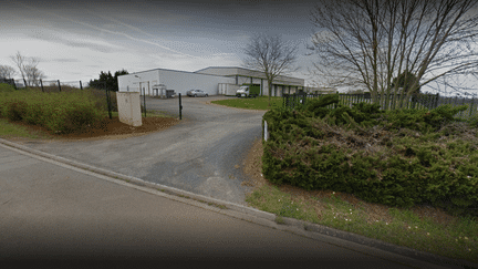 Vue sur une partie de l'abattoir du Boischaut, dans l'Indre, en 2013. (CAPTURE ECRAN GOOGLE STREET VIEW / FRANCEINFO)