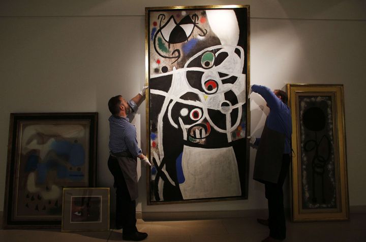 "Femme et oiseaux" de Joan Miró (1968) aux enchères à Londres en décembre 2013
 (Lefteris Pitarakis / AP / Sipa)