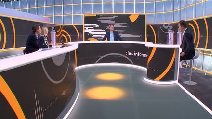 Le plateau de l'émission "Les informés du matin", le mercredi 17&nbsp;novembre 2021. (FRANCEINFO / RADIO FRANCE)