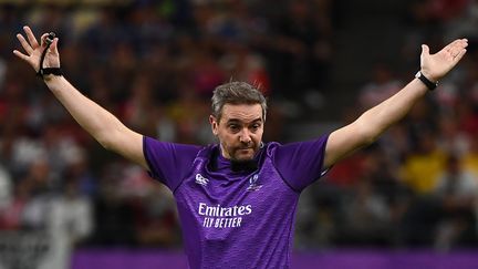 L'arbitre français Jerome Garces lors des quarts de finale de la Coupe du monde de rugby au Japon 2019, arbitrera la finale&nbsp;entre l'Angleterre à l'Afrique du Sud samedi.&nbsp; (GABRIEL BOUYS / AFP)