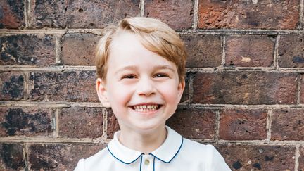 La photo dévoilée par&nbsp;Kensington Palace.&nbsp; (MATT PORTEOUS / DUKE AND DUCHESS OF CAMBRIDGE / AFP)