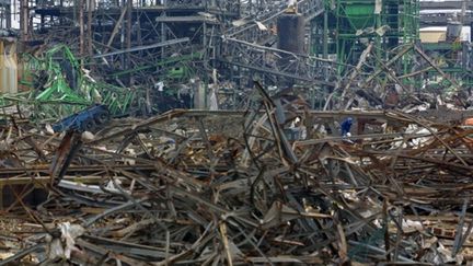 L'usine chimique AZF à Toulouse, 15 jours après l'explosion le 21 septembre 2001 faisant 29 morts. (AFP/ PHOTO ERIC CABANIS)