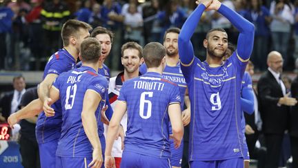 Earvin Ngapeth et ses coéquipiers de l'équipe de France (LORIS ROSELLI / NURPHOTO)