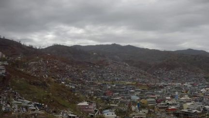 À Mayotte, les recherches se poursuivent dans les zones les plus sinistrées, mardi 17 décembre, trois jours après le passage du cyclone Chido.