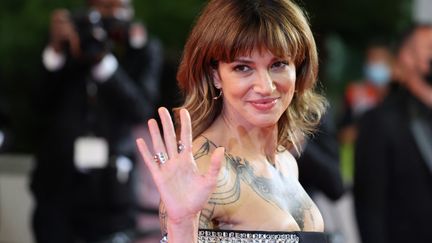 L'actrice, scénariste et réalisatrice italienne Asia Argento le 16 juillet 2021 lors du Festival de Cannes (VALERY HACHE / AFP)