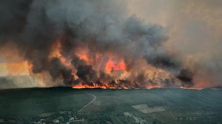 Un incendie près de la commune de Saint-Magne (Gironde), le 9 août 2022. (SDIS 33 / AFP)