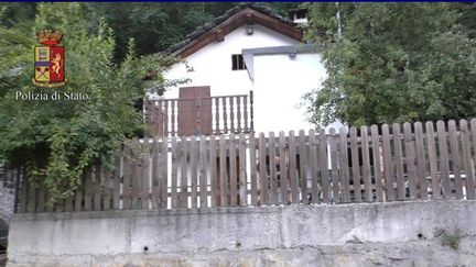 Une mannequin britannique a été séquestrée pendant plusieurs jours dans cette maison du nord-ouest de l'Italie, début juillet 2017. (HANDOUT / POLIZIA DI STATO / AFP)