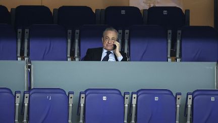 Le patron du Real Madrid Florentino Perez est au coeur d'une polémique grandissante au sein de son club.&nbsp; (BURAK AKBULUT / ANADOLU AGENCY / AFP)