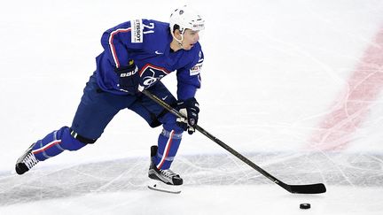 Antoine Roussel (ici en mai 2017) tentera d'emmener l'équipe de France à ses premiers Jeux d'hiver depuis dix-neuf ans.&nbsp; (FRANCK FIFE / AFP)