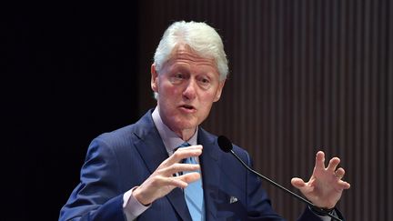 Bill Clinton&nbsp;fait un discours à New York (Etats-Unis), le 9 mai&nbsp;2018. (ANGELA WEISS / AFP)