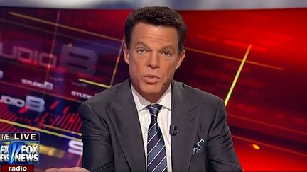 Le pr&eacute;sentateur Shepard Smith pr&eacute;sentant ses excuses, vendredi 28 septembre 2012. (AFP / CAPTURE D'ÉCRAN FOX NEWS)