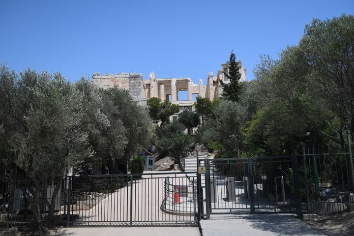 The Acropolis of Athens (Greece) closed on July 14, 2023, due to high temperatures.  (DIMITRIS LAMPROPOULOS / ANADOLU AGENCY / AFP)