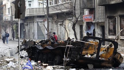 Dans une rue de Homs (Syrie), le 23 janvier 2012. (AHMED JADALLAH / REUTERS)