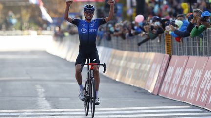 Ben O'Connor a remporté la première victoire de sa carrière sur un grand tour (LUCA BETTINI / AFP)