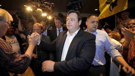 Le président du parti flamand N-VA, Bart De Wever, savourant son triomphe électoral le 13 juin 2010 (AFP - BELGA PHOTO - DIRK WAEM)