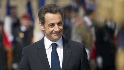 Nicolas Sarkozy lors de la c&eacute;r&eacute;monie du 8 mai 2012, sous l'Arc de triomphe, &agrave; Paris. (LIONEL BONAVENTURE / AFP POOL)