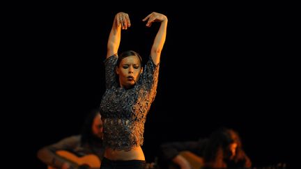 Rocia Molina, ici en 2010 pour la Biennale du flamenco à Séville, modernise cette danse dans son dernier spectacle au Théâtre National de Chaillot. &nbsp; (CRISTINA QUICLER / AFP)