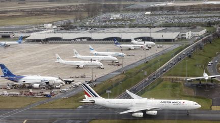 A l'origine de cette d&eacute;cision, une compagnie a&eacute;rienne refusait d'indemniser des passagers arguant que le vol &eacute;tait pr&eacute;vu sur un avion parfaitement entretenu. (PIERRE VERDY / AFP)