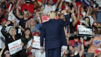 Donald Trump en meeting à Sanford (Floride), le 12 octobre 2020. (JOE RAEDLE / GETTY IMAGES NORTH AMERICA VIA AFP)