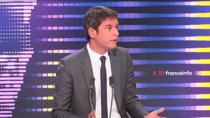 Gabriel Attal, ministre délégué en charge des Comptes publics, était l'invité du "8h30 franceinfo", jeudi 15 septembre 2022. (FRANCEINFO / RADIOFRANCE)