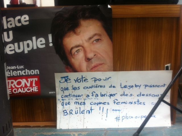 A l'Usine de Mélenchon, le message de soutien aux salariées de Lejaby. Pas dans le même style que Nicolas Sarkozy (AB)