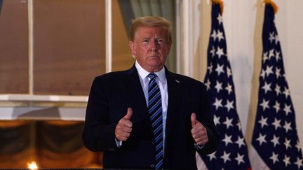 Donald Trump de retour à la Maison Blanche, le 5 octobre 2020, à Washington. (NICHOLAS KAMM / AFP)