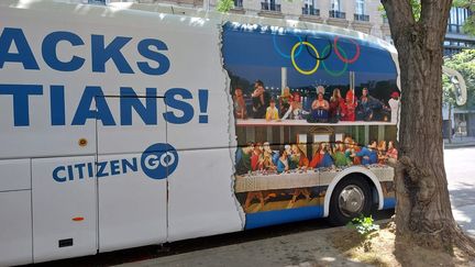 JO de Paris 2024 : garde à vue pour le conducteur et des passagers d'un bus qui a déambulé dans Paris pour protester contre la cérémonie d'ouverture