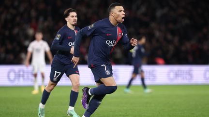 Kylian Mbappé a marqué le deuxième but parisien face à Toulouse, mercredi 3 janvier 2024, lors du Trophée des champions, au Parc des Princes. (FRANCK FIFE / AFP)