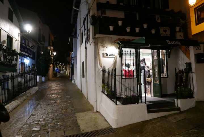 Une rue du village de Getxo, à 20mn de métro du centre de Bilbao, où vit Stéphanie Grené "&nbsp;Je n'ai pas eu de choix à faire, j'ai le meilleur des deux mondes.&nbsp;" (Photo Emmanuel Langlois)