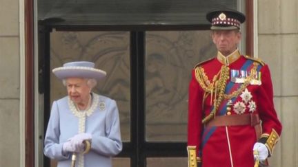 La Reine est aujourd’hui le seul chef d’état en fonction à avoir connu et vécu la Seconde Guerre mondiale. (FRANCEINFO)