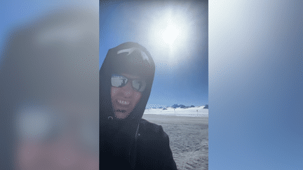 Live YouTube "We are LIVE from ANTARCTICA. Like WTF. Share this! Insanity" du youtubeur américain platiste Jeran Campanell, le 15 décembre 2024. (YOUTUBE - JERANISM)