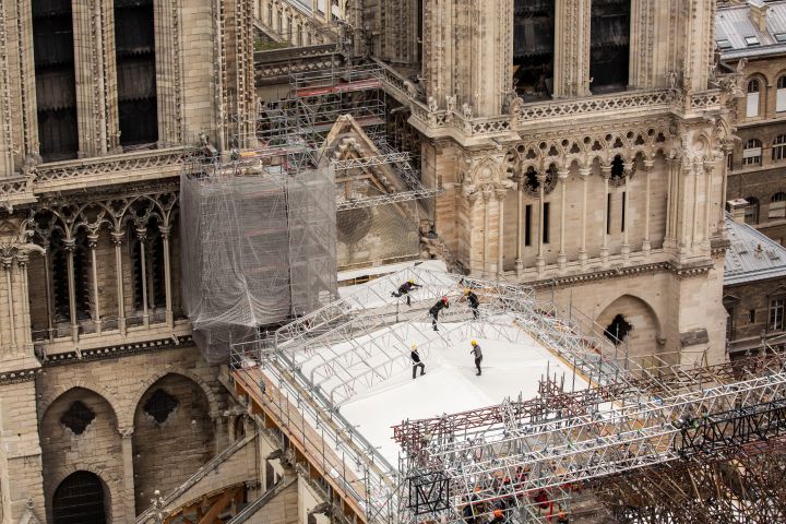 Le chantier de la cathédrale Notre Dame de Paris après son incendie d'avril 2019. (PATRICK ZACHMANN / MAGNUM PHOTO)