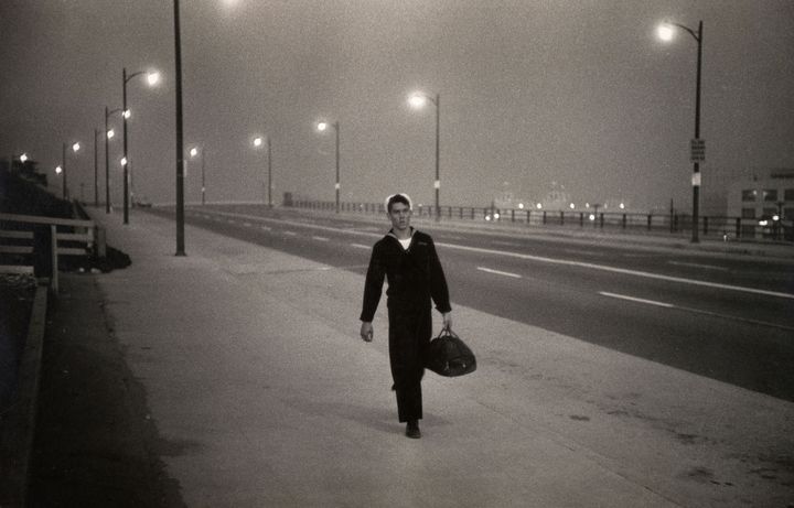 Garry Winogrand, New York, 1950, San Francisco Museum of Modern Art, Fractional and promised gift of Carla Emil and Rich Silverstein
 (The Estate of Garry Winogrand, courtesy Fraenkel Gallery, San Francisco)