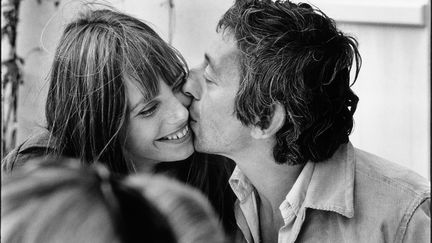 Jane Birkin et Serge Gainsbourg. "Baiser", Normandie, 1969. 50 x 60 cm. (TONY FRANK, COURTESY GALERIE DE L'INSTANT, PARIS)