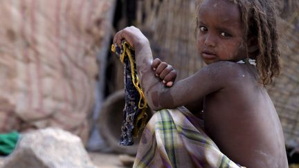 Au moins 10,2 millions de personnes ont besoin d'aide humanitaire en Ethiopie et le nombre pourrait « doubler en quelques mois», selon des prévisions de l'ONU. En cause : la sécheresse provoquée par le phénomène climatique El Niño qui a frappé l'Ethiopie en 2015. Le deuxième pays le plus peuplé d’Afrique avec 99 millions d’habitants n’a pas les moyens de faire face seul à cette sécheresse « la pire depuis 30 ans», selon Ban Ki-moon. La sécheresse replonge les Ethiopiens dans les sombres souvenirs des famines des années 80 qui avaient fait des millions de morts. (Reuters / Tiksa Negeri)